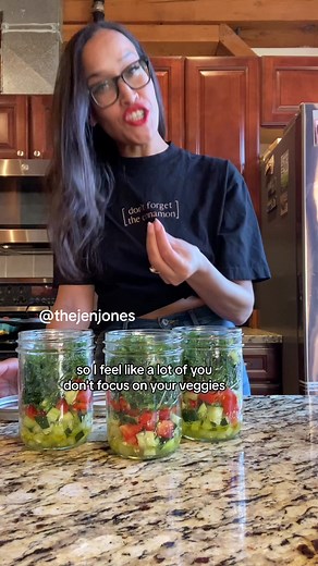 Glowing skin by @nevéll_skin/ Coffee Infused Coffee Oil! Recipe: 1 tbsp lime juice 1 tbsp evoo 1/2 tbsp honey Salt and pepper Use any organic veggies! #dontforgetthecinnamon #getyourhealthright #saladprep