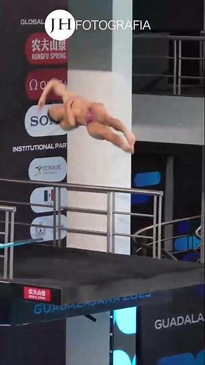 Powerful 3m Springboard Men’s Dive!