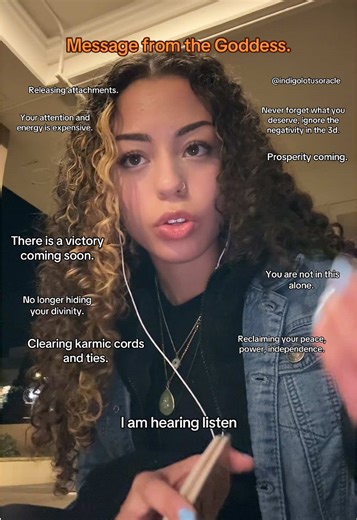 #divinemessages #thegoddess #hathor #divinemother #protection #channeledmessage #ankh #priestess