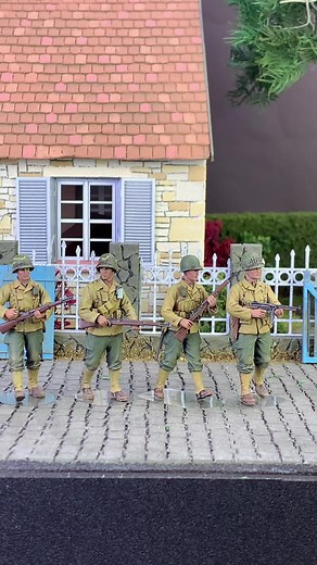 1/35 US Army Infantry, European Theater 1944 WW2 #dragonmodels #bandofbrothers #diorama #ww2models #wwiidiorama #Plasticmodel #modelkits #paintedminiatures #paintedfigures #plasticmodel #paintingartist #PaintedMiniatures #militarymodels #militaryminiature #scalemodel #airbone #bastogne #europeantheater #probuiltmodel #ww2