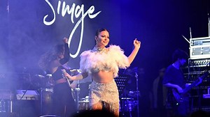 Simge Sağın danslarıyla adeta göz doldurdu!