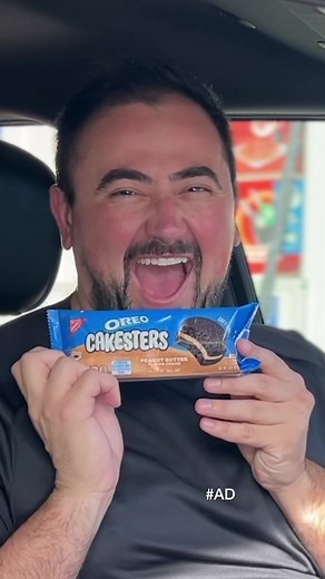 Indulge in Delicious OREO Cakesters and OREO Peanut Butter Creme Cakesters!