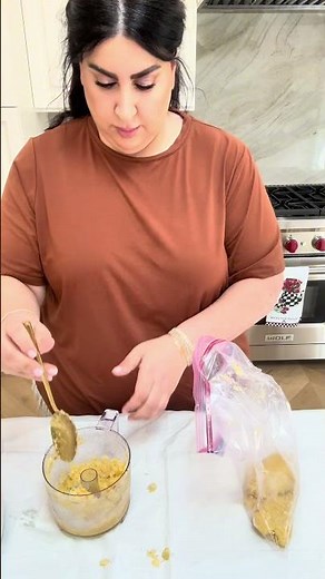 A quick and easy way to chop and freeze garlic so that you always have it ready to go