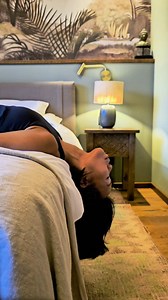 ✨ Release the tension in your neck and shoulders with this simple exercise! Not only does it help you feel lighter and more relaxed, but the benefits go beyond: 💆‍♀️ Reduce double chin 💎 Define your jawline 🌸 Tone the lower face 💃 Improve posture 🧘 Calm your nervous system Consistency is key — practice daily and notice the transformation inside and out. 🌟 #trinhgeorgg #natrualbeauty #facialexercise #facelift #facelates | Trinh Georg