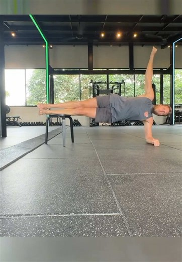 I’ve dropped 6 follow along posture correcting workouts in the Posture Dojo! They walk you through how I approach the gym psychosomatically to unravel, align and fortify my best posture. (If I can do it with very severe structural kyphosis and scoliosis you can too