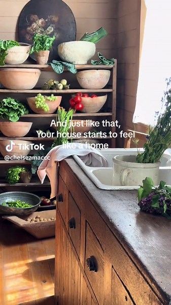 Vintage Interior Design and Antiques for a Cozy Home