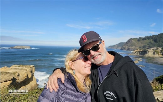 Cutest Couple Photo Contest: Love is in the air