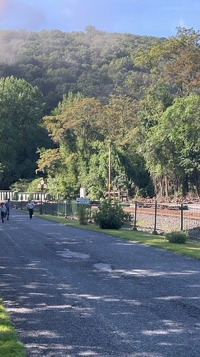 Reading and Northern 2102, a steam locomotive built for the Reading Railroad, accelerates out of Port Clinton with a rambles train bound for Jim Thorpe, PA. #readingandnorthern #readingandnorthern2102 #portclinton #steamtrain #traintok #trainnerds