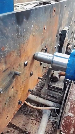 Auto repair sheet metal nailing - good tools and machinery make work more efficient | The reacter