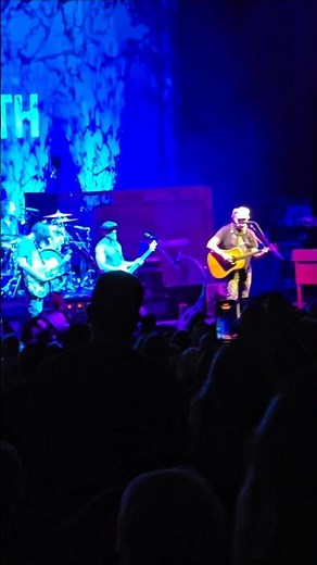 Harvest Moon - Neil Young (Live) #harvestmoon #neilyoung #livemusic