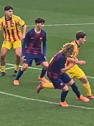 ¡Qué cerca estuvo Michal Zuk!😱 FC Barcelona B vs UE Sant Andreu A Liga Nacional Juvenil #futbolespañol #lamasia #fcbarcelona #MichałŻuk #futbolcatalunya