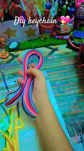 Diy aestic keychain from quilling paper💖💞|keychain #diy #craftyliving #artandcraft #craft