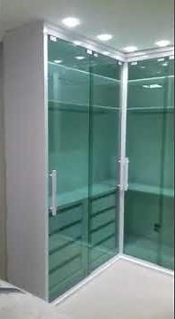 Guarda roupas em vidro e aluminio