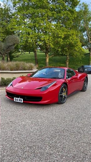 FERRARI 458 in the classic Rosso Corsa 🇮🇹