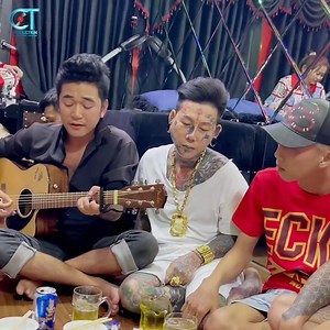 963K views · 10K reactions | Em hỏi anh người anh sao toàn mực - thuận chùa cover guitar... Cre : Thuận Chùa | Thuận Chùa | Facebook