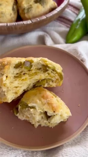 Savory scone lovers, this one’s for you. Buttery cheddar and roasted green chile baked into flaky perfection and ready in under 30 minutes. Perfect for brunch spreads or easy make ahead mornings. Save this recipe. #GreenChileScones #CheddarScones #SavoryBaking #BreakfastIdeas #NewMexicoFlavors #HomeBaking #EasyRecipes #MuyBuenoCooking #MexicanFoodLovers
