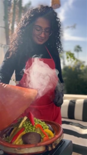 The slow, gentle cooking process in a tagine pot allows the ingredients to blend together and creates tender, flavorful dishes. #moroccanfood #maroc #tagine #tajinemarocain #tajinepoulet #couscous #marrakech #moroccanrecipes #moroccancooking #MoroccanSpices #MoroccanFlavors #NorthAfricanFood #moroccaninspired #moroccankitchen