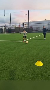 Pass And Press 🔥🔥 Football/Soccer Training Drills Ideas ✅️ 🎦 Credit To @coachmichael_california - You Can Find Him Instagram 👏👏 #passingdrills #footworkdrills #footballcoach #soccercoach #soccerdrills #footballdrills #agility #soccermotivation #footballmotivation #footballtechnique #soccertechnique #soccertraining #footballtraining #trainingday #training #trainhard #football #soccer #futbol #fútbol #socceracademy #grassrootsfootball #grassroots #LaLiga | Grassroots Coaching Drills