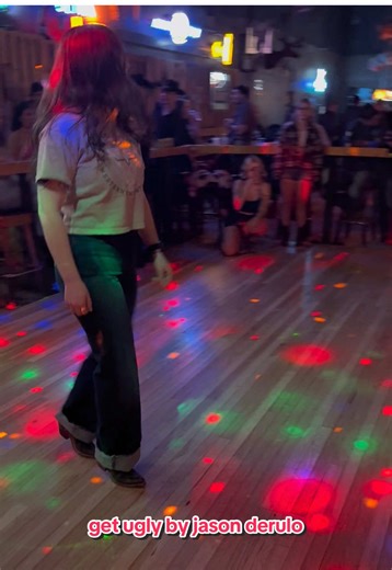 everybody, lose control.. 🎵: get ugly by Jason Derulo. 🕺: Jonno Liberman. #linedance #linedancingontiktok #linedancing #getugly