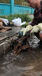 Useful Of Clearing plastic Unclog Drain Avoid Flooding #cleaning #unclog #flood #plastic #Remove #shorts #rain #fblifestyle | Phea Cleaning Culverts