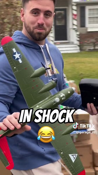 Rare RC Airplane Review: UMX B17 Unboxing and Flight Experience