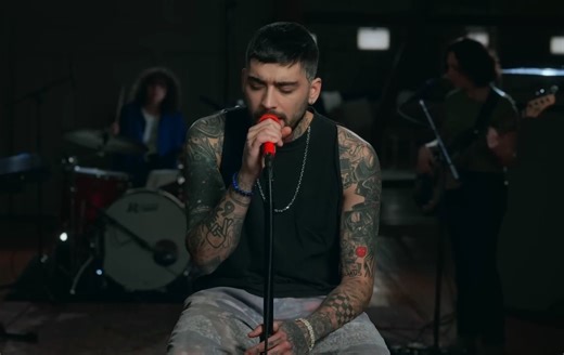 【英文字幕】Alienated (Live Performance)