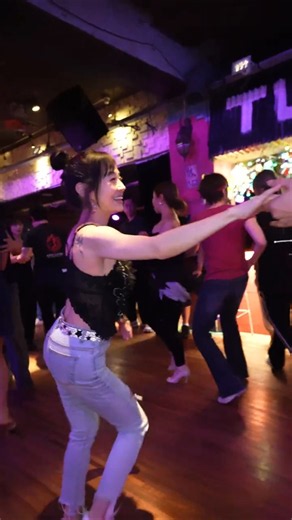 즐거운살사댄스#1#salsadance#댄서 #장우석작가#인생은행복해#dance#정신건강#즐거운#홍턴25주년바사라파티#회복#취미#꿀잼#즐댄#활동#운동#댄스#춤#라틴댄스#홍턴#홍대댄스
