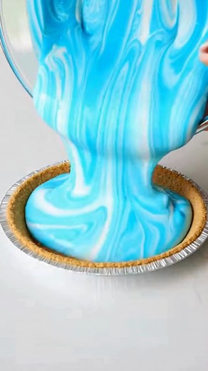 No-Bake Blue Raspberry Swirl Jell-O Cool Whip Pie Creamy No-Bake Blue Raspberry Jell-O Cool Whip Swirl Dream Pie Ingredients: 1 prepared graham cracker crust (9-inch) 8 oz cream cheese, softened 1/2 cup powdered sugar | Easy Recipes
