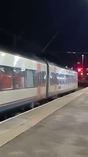 Class 158 accelerating in Norwich while arriving #emr