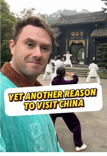 Morning Tai Chi Experience in Dujiangyan