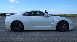 Tuned Nissan GT-R Puts Its 620 HP To The Test, Maxes Out At 201 MPH | Carscoops