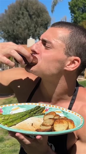 QCP Clips on Instagram: "QCP tries to make the perfect Filet Mignon!"