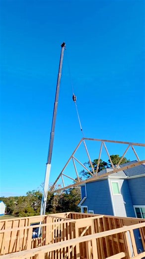Roof trusses installation today, wind cannot stop us 💪 #Themansionbuilders | Robledo Construction Company Llc