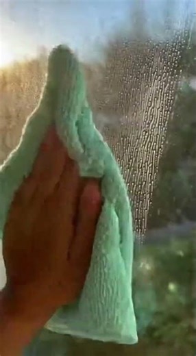 Ultimate Window Cleaning Hack You Must Try! 😍 #lifehacks #cleaning #viral #timelapse #shortsfeed