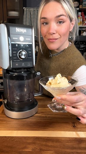 Sandy Ramier on Instagram: "Canalisez-moi parce qu’avec la Creami Deluxe @ninja.france , il n’y a absolument rien qui m’empêche de faire une glace ail rôti et parmesan.. Pour faire cette vidéo, @ninja.france allait m’envoyer la machine… sauf que je l’avais déjà. Donc elle est pour l’un d’entre vous ! CONCOURS TERMINÉ SI T’AS PAS REÇU DE MESSAGE DE MA PART C’EST QUE T’AS PERDU. Et petit lot de consolation, le code GBCREAMI15 vous file -15% sur la NC501EU seule jusqu’au 30/04. Je vous lâche la rec