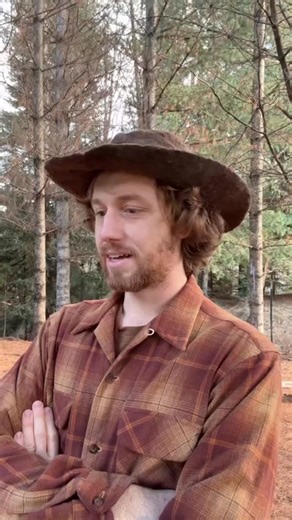 Harvesting Home on Instagram: "Meet the newest members of the homestead — Muscovy ducks! 🦆💦 We built a simple backyard pond for them, and it’s amazing to watch: ✅ Natural water source for swimming and cleaning ✅ Keeps them happy and healthy ✅ Adds a little ecosystem to your garden Ducks aren’t just cute — they help control pests and fertilize your soil naturally. 🌱 Comment BACKYARD if you want practical pond-building tips and care advice from 40 years of self-sufficient living in Self-Suffici