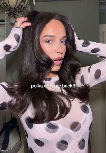 I feel like I’m going to be seeing a lot of polka dots this spring 👙 #transitions #polkadots #makeuproutine #fyp