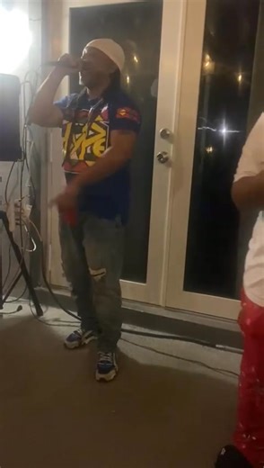 1.2K views · 49 reactions | Christmas Night!!! 藍藍 My Voice IS Gone | Jason Davis | Facebook