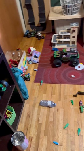 30K views · 463 reactions | My daughters first birthday party was today so we had a bunch of kids over, by end of day the house wasn’t too bad at all. Just a quick tidy getting everything back in its place 珞hope you all had a great weekend ✨ | Takes a Village Cleaning | Facebook