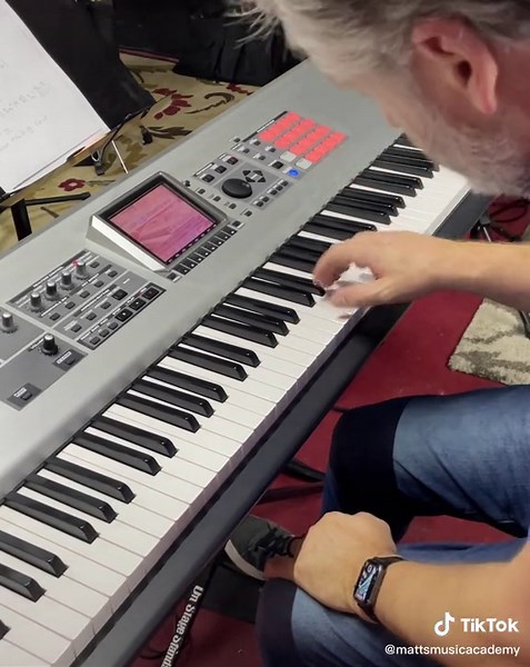 Quick Leason for country style piano.🎼🎹🤠#piano#onlinepianolessons #countrypiano#gospelpiano#pianotutorial #pianotok