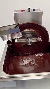Commercial Chocolate Tempering Machine with Auto Dispenser & Vibrating Table Stainless Steel Melter for Fountain, Strawberry Coating, Bars & Desserts,8kg