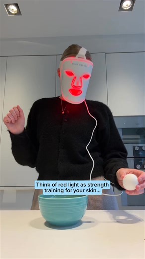 𝗔 𝟭𝟬-𝗺𝗶𝗻𝘂𝘁𝗲 𝗿𝗶𝘁𝘂𝗮𝗹 𝗽𝗿𝗼𝘃𝗲𝗻 𝘁𝗼 𝗿𝗲𝗱𝘂𝗰𝗲 𝘄𝗿𝗶𝗻𝗸𝗹𝗲𝘀 𝗮𝗻𝗱 𝗿𝗲𝘀𝘁𝗼𝗿𝗲 𝘆𝗼𝘂𝗿 𝗴𝗹𝗼𝘄. Our Red Light Face Mask supports skin regeneration, softens wrinkles, and helps restore your natural glow — all backed by science. 💆‍♀️ Reduces fine lines and wrinkles 💫 Boosts collagen for firmer skin 🌿 Calms redness and irritation ⚡ Speeds up skin healing 🏠 All without stepping foot in a clinic Experience science-backed skincare that fits into your evening wind-down. G