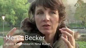 Sie sind auch heute Abend im "Tatort"-Dienst: Meret Becker und Mark Waschke. Im Video sprechen sie über ihre Rollen und den neuen Fall "Wir – Ihr – Sie". | Tatort