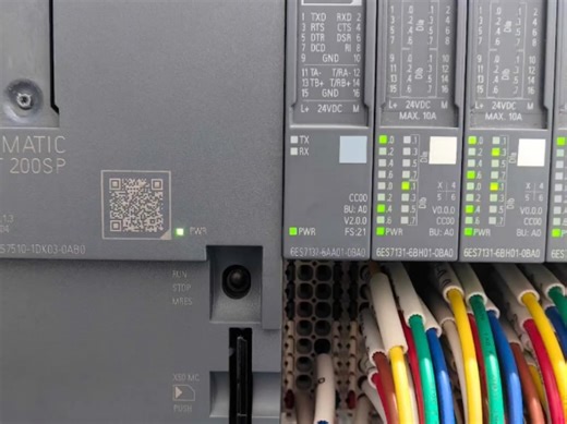 通讯模块如何接线？现场能读到，我看指示灯都不闪