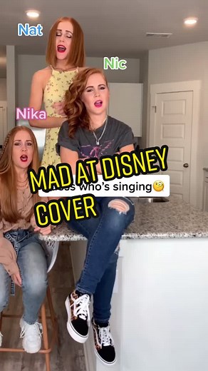 who’s singing..? 🧐 #triplets #girlband