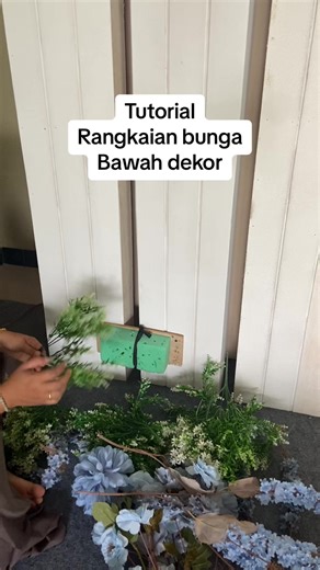 Tutorial Dekorasi Lamaran dan Rangkaian Bunga di Papan Triplek