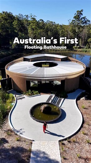 [ MUST TRY ] This Floating Bathhouse Might Be The Best Couples Retreat In Australia Meet SOL Elements at Tamborine Mountain. A circular bathhouse sitting on a lake, surrounded by rainforest, and yes, it literally floats. Secluded Suites with panoramic lake views Private thermal mineral bath on your own balcony, infrared sauna, ice bath, and an in-suite Earth Lab for botanical scrubs. Add a ritual tea or mocktail and you’ve got a proper, no-distractions reset for two. Float Caves: Body-temperatur
