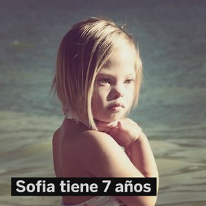 Sofía fue abandonada al nacer. Ahora tiene 7 años, vive en Estados Unidos y tiene una misión: cambiar la percepción de lo que entendemos por belleza | El País