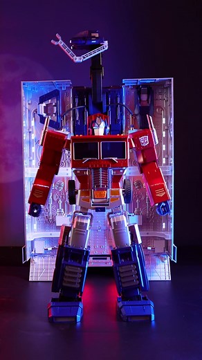 Let’s unbox with me | Optimums Prime Trailer Kit 🤖#Optimuprime #Optimuprimetrailer #robot #figure #unboxing #Transformers