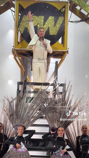 Angels 🪽 @Robbie Williams #robbiewilliams #britpop #viral #live #angels